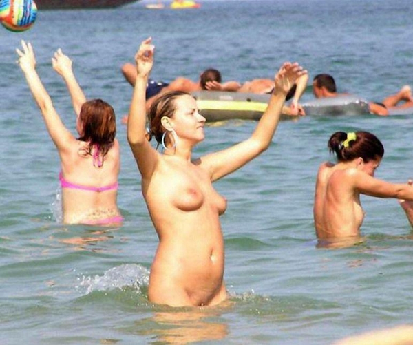 Boobs on Beach - Amateur Nude Beach