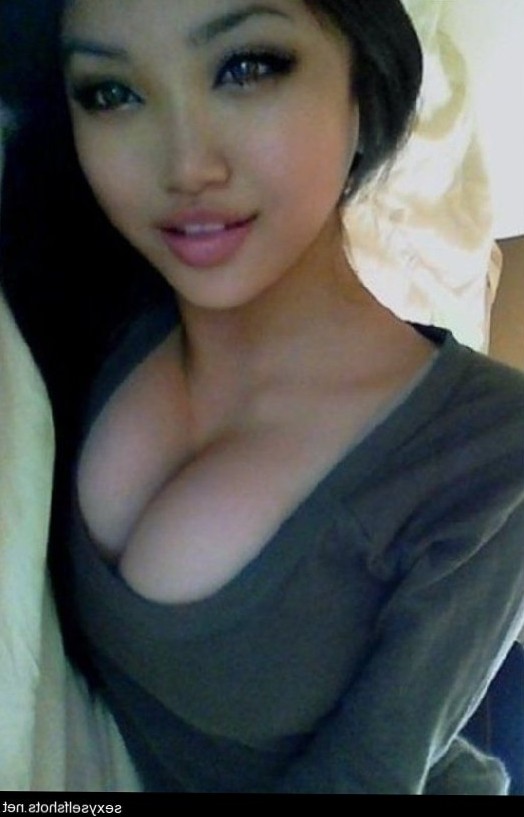 A gorgeous face and great boobs | Sexy Self Shots